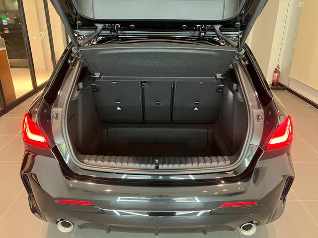 １シリーズ １１８ｄ　Ｍスポーツ　認定中古車　オートマチック　トランク　リッド　ロック　コンフォートアクセス　　Ｍ　スポーツ　パッケージ　ＥＴＣ内蔵型ルーム　ミラー　Ａクルーズコントロール＋Ｓｔｏｐ＆Ｇｏ機能（16枚目）