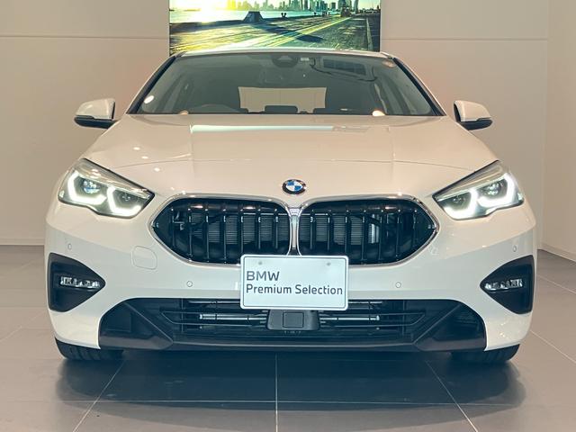 ２シリーズ ２１８ｉグランクーペ　プレイ　認定中古車　ＢＭＷ　アロイ　ホイール　マルチ　スポーク　スタイリング　格納機能付きドアミラー　コンフォート　アクセス　システム　ＥＴＣ内蔵型ルーム　ミラー　Ａクルーズコントロール＋Ｓｔｏｐ＆Ｇｏ機能（2枚目）