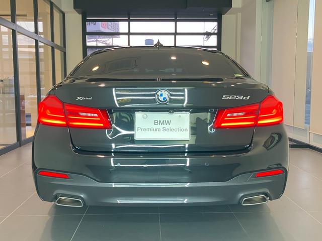 ５シリーズ ５２３ｄ　ｘＤｒｉｖｅ　Ｍスピリット　認定中古車　ＢＭＷアロイ　ホイール　ダブルスポーク　コンフォートアクセス　　Ｍ　スポーツ　パッケージ　　Ｄｒｉｖｉｎｇ　Ａｓｓｉｓｔａｎｔ　Ｐｌｕｓ（3枚目）