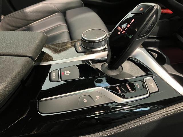 ５シリーズ ５２３ｄ　ｘＤｒｉｖｅ　Ｍスピリット　認定中古車　ＢＭＷアロイ　ホイール　ダブルスポーク　コンフォートアクセス　　Ｍ　スポーツ　パッケージ　　Ｄｒｉｖｉｎｇ　Ａｓｓｉｓｔａｎｔ　Ｐｌｕｓ（9枚目）