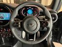 ＪＣＷ　プレミアムプラスパッケージ　ＪＣＷトリム　認定中古車　ステアリング　ホイール　ナッパ　レザー　格納機能付きドアミラー　コンフォートアクセス　　Ｒ　ビューカメラ　Ｆ　アーム　レスト　　アダプティブ　クルーズ　コントロール（28枚目）