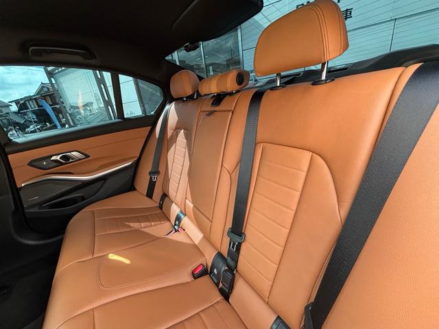 ３シリーズ ３２０ｄ　ｘＤｒｉｖｅ　ＭスポＥＤジョイ＋ハイライＰ　認定中古保証　フルレザー　茶革　禁煙車　Ｍパフォーマンスブレーキ（5枚目）