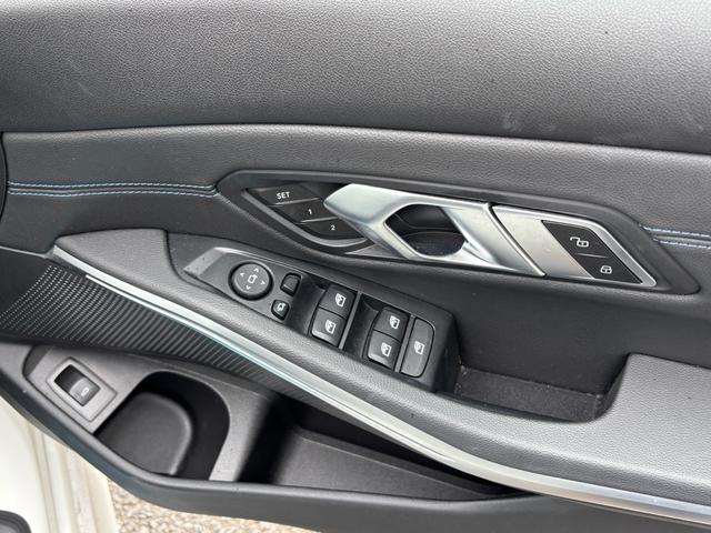3シリーズ 320i Mスポーツ 認定中古車保証 ブラックレザー 純正アルミホイール ETC アラウンドビューカメラ(10枚目)