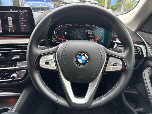5シリーズ 523d xDrive ラグジュアリー 認定中古保証2年 フルレザーシート シートヒーター LEDヘッドライト 電動リアゲート(12枚目)