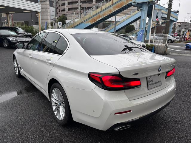 5シリーズ 523d xDrive ラグジュアリー 認定中古保証2年 フルレザーシート シートヒーター LEDヘッドライト 電動リアゲート(28枚目)