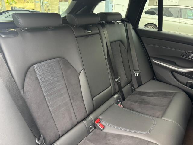 ３シリーズ ３２０ｄｘＤｒｉｖｅツーリングＭスポーツＥＤシャドー　認定中古車保証　純正ドラレコ前後（ＡＣＥ　３．０　ｐｒｏ）　専用１９インチＡＷ　コンフォートＰＫＧ　プライバシーガラス　ハーフレザー（6枚目）