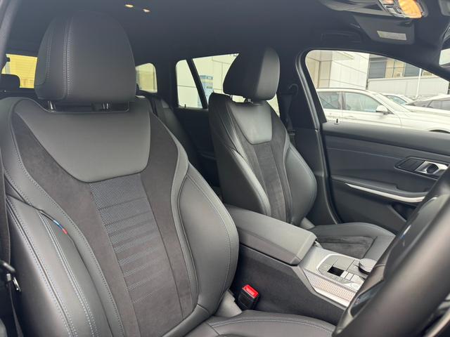 ３シリーズ ３２０ｄｘＤｒｉｖｅツーリングＭスポーツＥＤシャドー　認定中古車保証　純正ドラレコ前後（ＡＣＥ　３．０　ｐｒｏ）　専用１９インチＡＷ　コンフォートＰＫＧ　プライバシーガラス　ハーフレザー（15枚目）