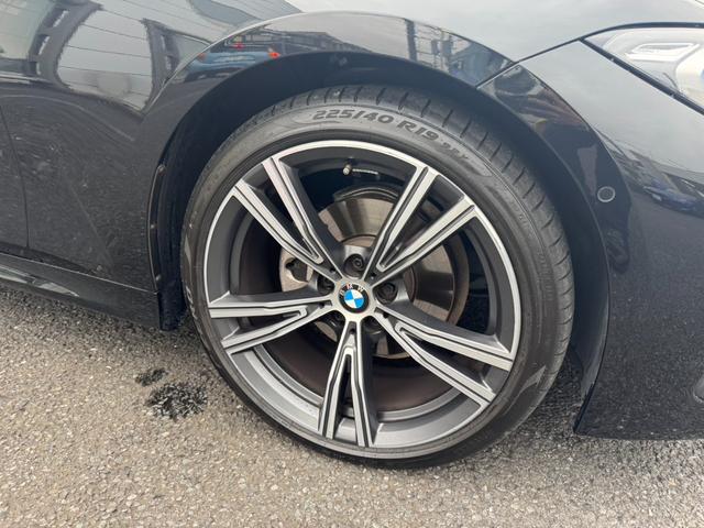 ３シリーズ ３２０ｄｘＤｒｉｖｅツーリングＭスポーツＥＤシャドー　認定中古車保証　純正ドラレコ前後（ＡＣＥ　３．０　ｐｒｏ）　専用１９インチＡＷ　コンフォートＰＫＧ　プライバシーガラス　ハーフレザー（28枚目）