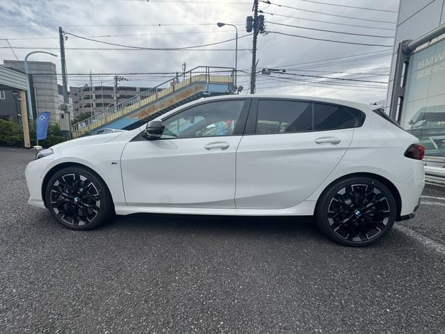 1シリーズ M135 xDrive デモカー 認定中古車保証 全周囲カメラ ハーフレザー アルカンターラ オートトランク 純正アルミホイール ETC(31枚目)