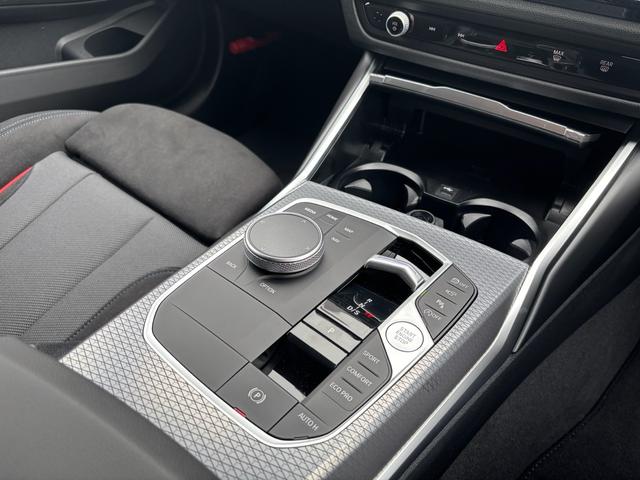 ご納車費用に関しましては、ご在住地域によって異なって参りますのでスタッフまでご相談下さい。もちろん、ご納車の際に弊店までご来場のお客様は、ご納車費用不要になります。