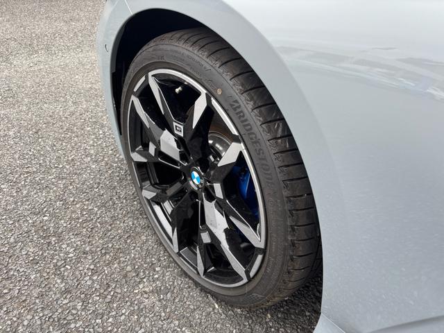 全車、ＢＭＷに精通するメカニックにより各車の泣きどころをきっちり整備・修理しており、ご安心して永くいつまでもお乗りいただけるようご提案させていただいております