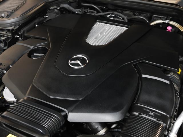 E400 4M エクスクルーシブ 1オナ 黒革 新車保証付(7枚目)
