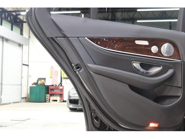 E400 4マチックステーションワゴンエクスクルシブ レーダーSP Pスタ 黒本革 HUD ナビTV BT音楽 ブルメスタ 360カメラ PTS エアバランスP LEDライト 自動Rゲート&HフリーA ダイナミックS 専用エクステリア 9AT 2年保証(24枚目)