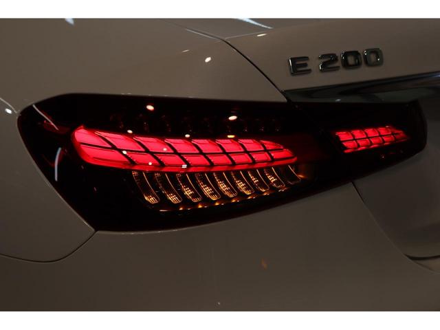 Ｅクラス Ｅ２００　スポーツ　ＡＭＧライン＆エクスクルーシブ＆ＲＳＰ　後期型　黒本革　ヘッドアップＤ　ＭＢＵＸナビＴＶ　スマホ連携　ブルメスター　３６０カメラ　ＰＴＳ　エアバランスＰ　ＡＭＧエアロ＆１９ＡＷ　９ＡＴ　２年保証付（40枚目）