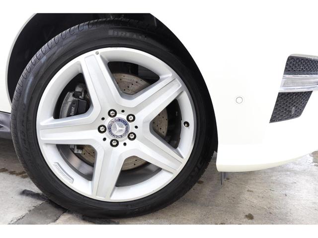 Ｍクラス ＭＬ３５０　４マチック　ＡＭＧスポーツパッケージ　ＡＭＧスポーツ＆ＡＭＧエクスクルーシブ＆レーダーＳＰ　１オーナー　キーＧＯ　黒本革　パノＳＲ　ナビＴＶ　ＢＴ音楽　３６０カメラ　ＰＴＳ　ＡＭＧエアロ／２０ＡＷ　サイドＲボード　自動Ｒゲート　２年保証付（10枚目）