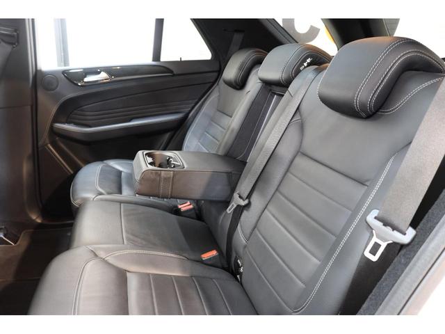 Ｍクラス ＭＬ３５０　４マチック　ＡＭＧスポーツパッケージ　ＡＭＧスポーツ＆ＡＭＧエクスクルーシブ＆レーダーＳＰ　１オーナー　キーＧＯ　黒本革　パノＳＲ　ナビＴＶ　ＢＴ音楽　３６０カメラ　ＰＴＳ　ＡＭＧエアロ／２０ＡＷ　サイドＲボード　自動Ｒゲート　２年保証付（32枚目）