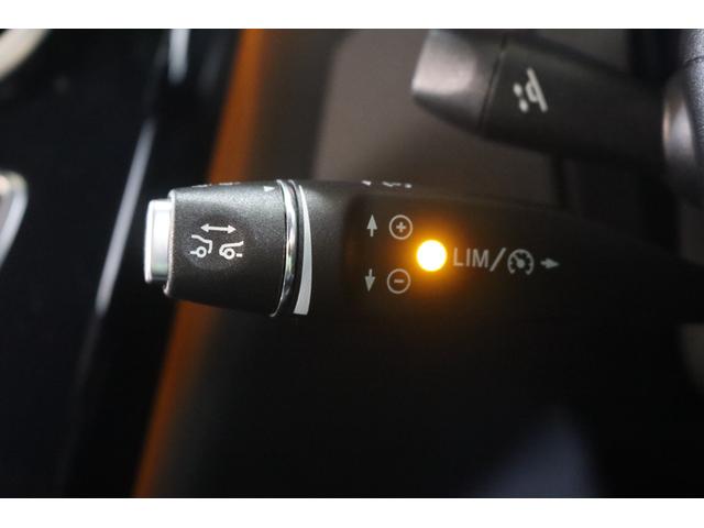 前方の車両の位置を検知し自動的に加減速を行うディスタンスパイロットシステムを搭載しております！前車追従型のクルーズコントロールです！