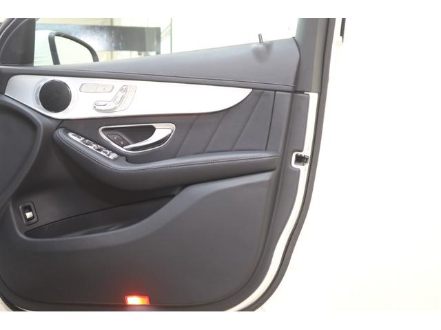 冬季に役立つドライビングシートがじんわり暖かくなるシートヒーターシステムを搭載しております！弱・中・強の３段階で調整可能です！