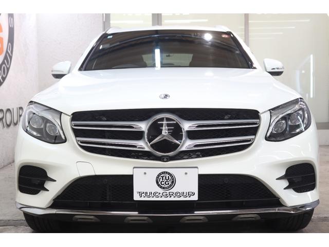 フロント＆リアバンパーには対象物を検知し光とアラーム警告音で知らせてくれるパークトロニックセンサーを装備しております！