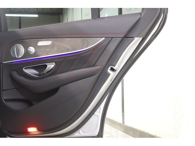 Ｅクラス Ｅ４３　４マチック　レーダーＳＰ　キーレスゴー　黒本革＆全席ヒーター　ＨＵＤ　純正ナビＴＶ　スマホ連携　ブルメスタ－　３６０カメラ　ＰＴＳ　ＡＭＧエアロ＆２０ＡＷ　エアバランスＰＫＧ　ＡＭＧライドＣ＋エアサス　２年保証付（25枚目）