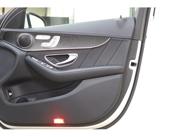 冬季に役立つドライビングシートがじんわり暖かくなるシートヒーターシステムを搭載しております！弱・中・強の３段階で調整可能です！