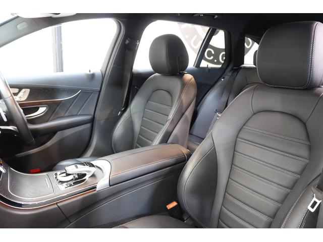 使用感の少ないブラックレザーシートを採用！シートヒーターや３パターンまで登録が可能なメモリー機能、ランバーサポート機能など多機能設計です！