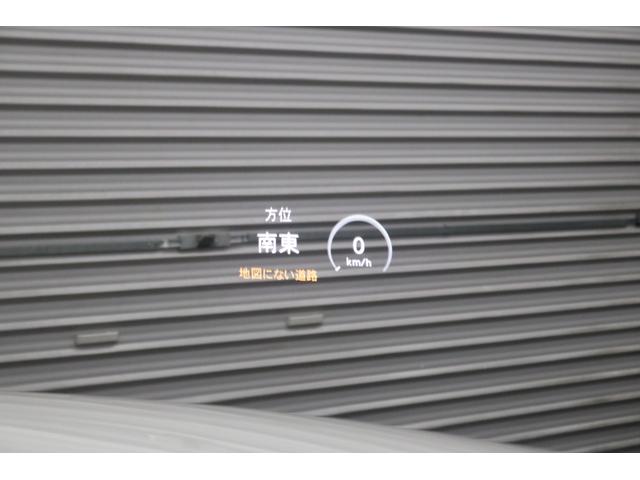 ヘッドアップディスプレイを搭載！走行速度やナビゲーション案内等、運転中に視線を逸らすことなく確認ができます！！