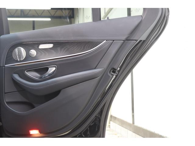 Eクラス E300 スポーツ EXC&RSP Meコネ 後期型 1オーナー 黒本革 HUD MBUX/ナビTV スマホ連携 ブルメスター 360カメラ PTS LEDライト 自動トランク AMGエアロ&19AW 9AT 2年保証付(25枚目)