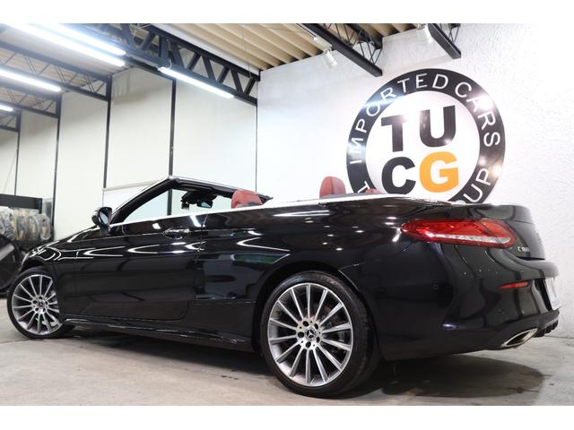 Cクラス C180カブリオレスポーツ レザEXC/RSP 1オ-ナ 赤本革&Sヒータ&エアスカ-フ 赤幌 HUD ナビTV BT音楽 Bカメラ PTS DSRC AMGエアロ/19AW ダイナミックS LEDヘッドライト 9AT 2年保証(4枚目)