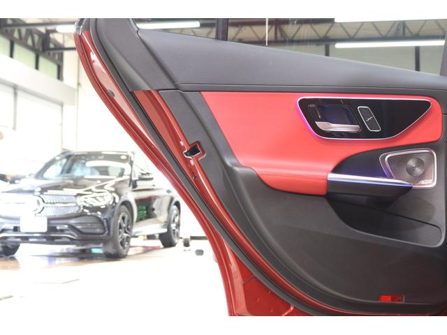 Cクラスステーションワゴン C43 4マチック RSP BSG搭載 赤/黒本革 ベンチレーター パノSR HUD MBUX/ARナビTV スマホ連携 ブルメスタ 360カメラ PTS 自動Rゲート AMGエアロ&19AW Rアクスルステア 2年保証(23枚目)