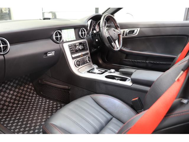 ＳＬＫ ＳＬＫ２００トレンド＋　ＡＭＧスポーツ＆ＲＳＰ　後期型　黒本革＆Ｓヒーター＆エアスカーフ　ガラスルーフ　純正ナビＴＶ　ＢＴ音楽　ＤＳＲＣ　キセノン＆ウォッシャ　ＡＭＧエアロ＆１８ＡＷ　９ＡＴ　キーレスキー　ドラレコ　２年保証（3枚目）