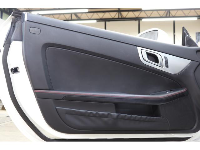 ＳＬＫ ＳＬＫ２００トレンド＋　ＡＭＧスポーツ＆ＲＳＰ　後期型　黒本革＆Ｓヒーター＆エアスカーフ　ガラスルーフ　純正ナビＴＶ　ＢＴ音楽　ＤＳＲＣ　キセノン＆ウォッシャ　ＡＭＧエアロ＆１８ＡＷ　９ＡＴ　キーレスキー　ドラレコ　２年保証（22枚目）