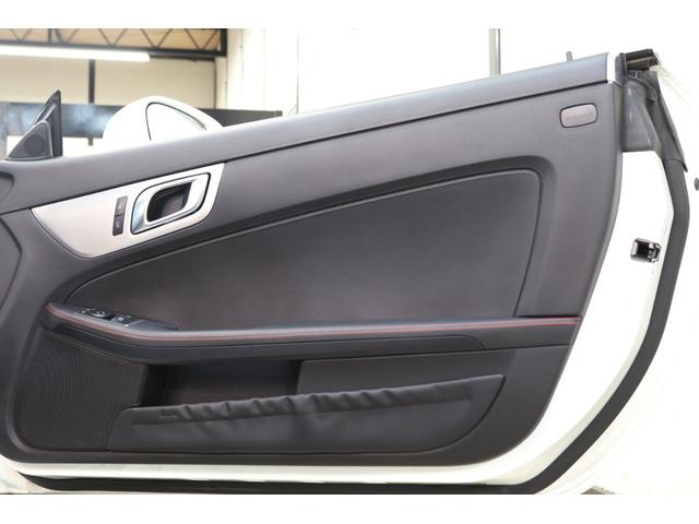 ＳＬＫ ＳＬＫ２００トレンド＋　ＡＭＧスポーツ＆ＲＳＰ　後期型　黒本革＆Ｓヒーター＆エアスカーフ　ガラスルーフ　純正ナビＴＶ　ＢＴ音楽　ＤＳＲＣ　キセノン＆ウォッシャ　ＡＭＧエアロ＆１８ＡＷ　９ＡＴ　キーレスキー　ドラレコ　２年保証（23枚目）