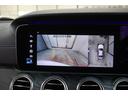 ガイドライン付きバックカメラに加え、360度カメラシステムを採用し、より快適に車庫入れが可能になります!