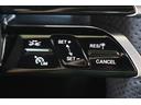 前方の車両の位置を検知し自動的に加減速を行うディスタンスパイロットシステムを搭載しております!前車追従型のクルーズコントロールです!