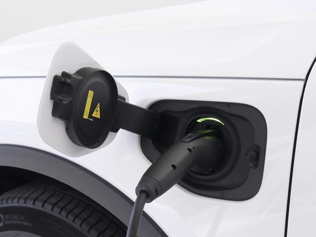 ＸＣ４０ リチャージＰＨＶ　Ｔ５インスクリプシンエクスプレシン　ＰＨＥＶ　電動パノラマサンルーフ　クライメート＆パワーシートＰＫＧ　ドラレコ　フロントシートヒーター　ステアリングヒーター　パワーテールゲート　３６０°カメラ　テキスタイルコンビシート　１８インチＡＷ（8枚目）