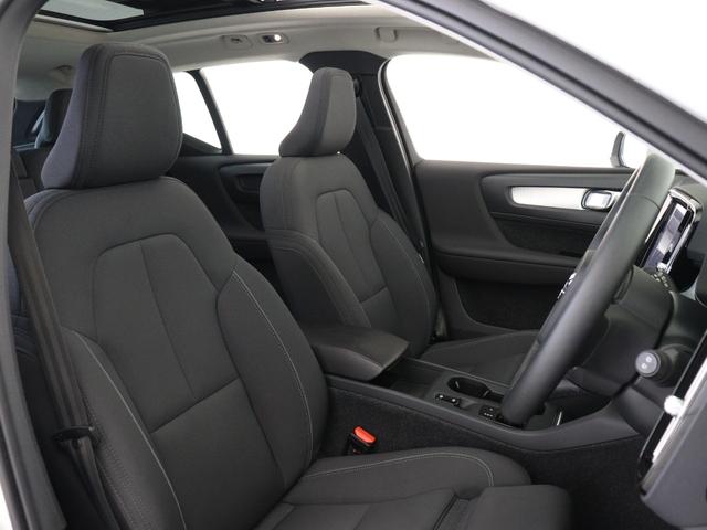 ＸＣ４０ リチャージＰＨＶ　Ｔ５インスクリプシンエクスプレシン　ＰＨＥＶ　電動パノラマサンルーフ　クライメート＆パワーシートＰＫＧ　ドラレコ　フロントシートヒーター　ステアリングヒーター　パワーテールゲート　３６０°カメラ　テキスタイルコンビシート　１８インチＡＷ（36枚目）