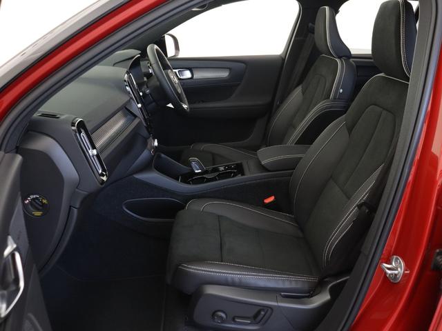 ＸＣ４０ Ｂ４　ＡＷＤ　Ｒデザイン　電動パノラマサンルーフ　専用スポーツサスペンション　前後純正ドラレコ　４８Ｖ　ｈａｒｍａｎ／ｋａｒｄｏｎ　１９インチＡＷ　前後シートヒーター　ステアリングヒーター　パワーテールゲート　３６０°カメラ（12枚目）