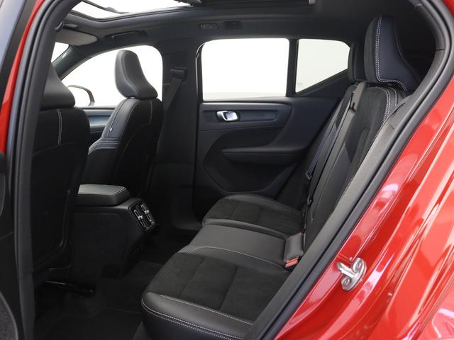 ＸＣ４０ Ｂ４　ＡＷＤ　Ｒデザイン　電動パノラマサンルーフ　専用スポーツサスペンション　前後純正ドラレコ　４８Ｖ　ｈａｒｍａｎ／ｋａｒｄｏｎ　１９インチＡＷ　前後シートヒーター　ステアリングヒーター　パワーテールゲート　３６０°カメラ（13枚目）