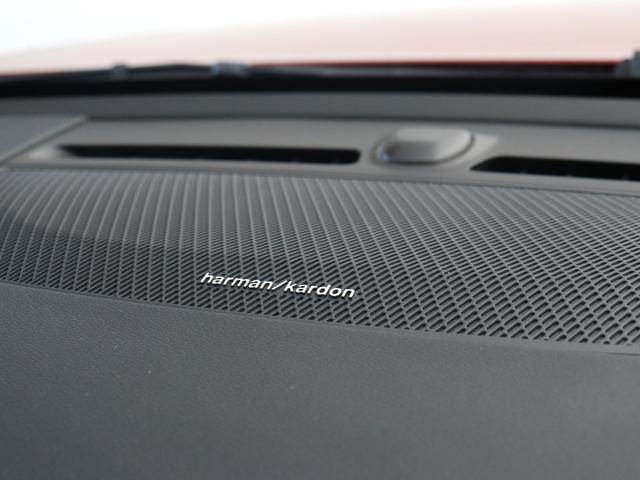 ＸＣ４０ Ｂ４　ＡＷＤ　Ｒデザイン　電動パノラマサンルーフ　専用スポーツサスペンション　前後純正ドラレコ　４８Ｖ　ｈａｒｍａｎ／ｋａｒｄｏｎ　１９インチＡＷ　前後シートヒーター　ステアリングヒーター　パワーテールゲート　３６０°カメラ（15枚目）