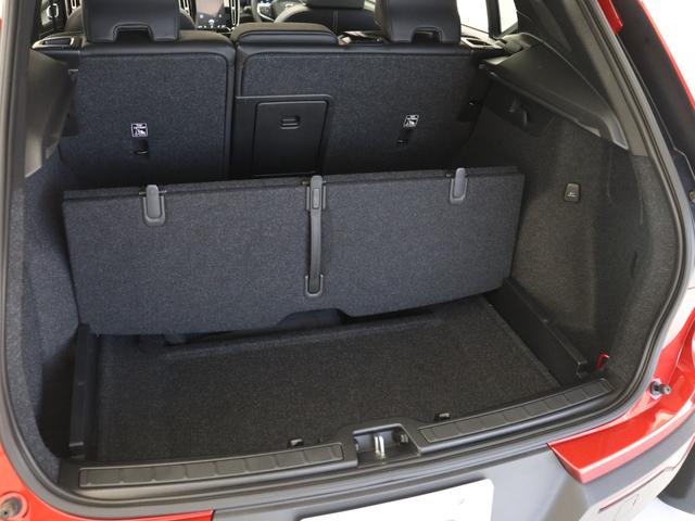 ＸＣ４０ Ｂ４　ＡＷＤ　Ｒデザイン　電動パノラマサンルーフ　専用スポーツサスペンション　前後純正ドラレコ　４８Ｖ　ｈａｒｍａｎ／ｋａｒｄｏｎ　１９インチＡＷ　前後シートヒーター　ステアリングヒーター　パワーテールゲート　３６０°カメラ（31枚目）