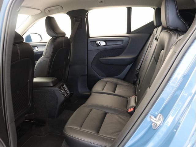 ＸＣ４０ アルティメット　Ｂ４　ＡＷＤ　ピクセルＬＥＤ　Ｇｏｏｇｌｅ　４８Ｖ　ｈａｒｍａｎ／ｋａｒｄｏｎ　フィヨルドブルーメタリック　１９インチダイヤモンドカットＡＷ　シートヒーター　ステアリングホイールヒーター　ワイヤレススマホチャージ（12枚目）