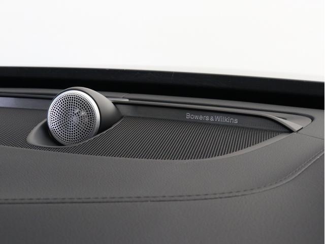ＸＣ９０ リチャージアルテメットＴ８ＡＷＤプラグインハイブリド　ＰＨＥＶ　電動パノラマサンルーフ　Ｂ＆Ｗプレミアムサウンド　エアサス　３列７人乗り　Ｇｏｏｇｌｅ搭載　ドラレコ　クリスタルシフトノブ　ブラックアッシュウッドパネル　ベンチレーション機能　２２インチＡＷ（6枚目）