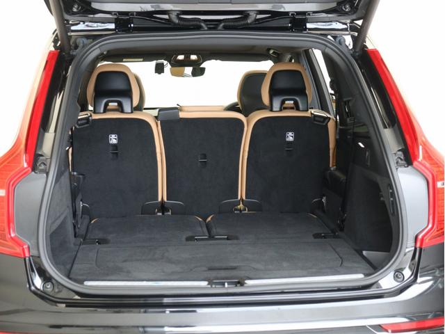 ＸＣ９０ リチャージアルテメットＴ８ＡＷＤプラグインハイブリド　ＰＨＥＶ　電動パノラマサンルーフ　Ｂ＆Ｗプレミアムサウンド　エアサス　３列７人乗り　Ｇｏｏｇｌｅ搭載　ドラレコ　クリスタルシフトノブ　ブラックアッシュウッドパネル　ベンチレーション機能　２２インチＡＷ（13枚目）