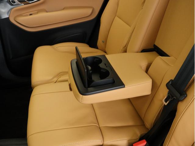 ＸＣ９０ リチャージアルテメットＴ８ＡＷＤプラグインハイブリド　ＰＨＥＶ　電動パノラマサンルーフ　Ｂ＆Ｗプレミアムサウンド　エアサス　３列７人乗り　Ｇｏｏｇｌｅ搭載　ドラレコ　クリスタルシフトノブ　ブラックアッシュウッドパネル　ベンチレーション機能　２２インチＡＷ（43枚目）