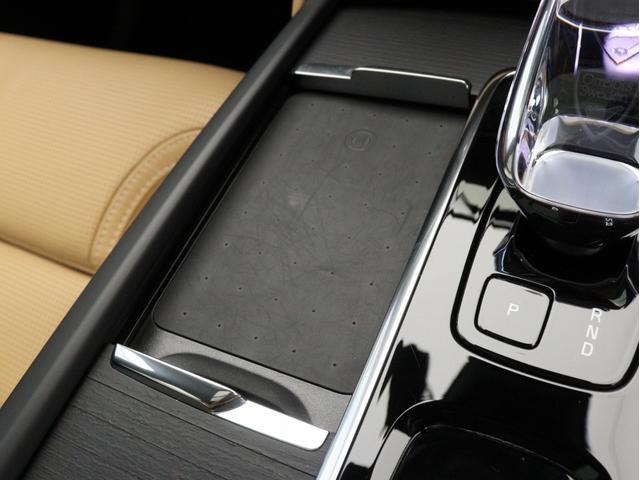 ＸＣ９０ ウルトラ　Ｂ５　ＡＷＤ　パノラマサンルーフ　Ｂ＆Ｗプレミアムサウンド　エアサス　２０２５年モデル　３列７人乗り　Ｇｏｏｇｌｅ　ドラレコ　茶革　クリスタルシフトノブ　ブラックアッシュウッドパネル　ベンチレーション機能　２０ＡＷ（22枚目）