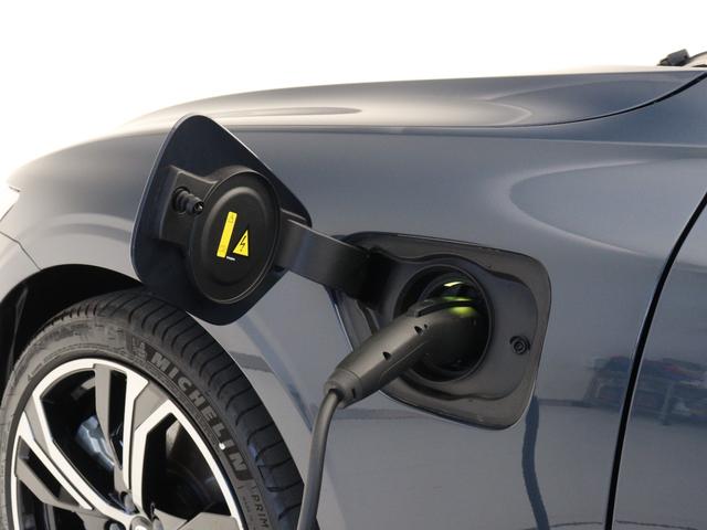 Ｓ６０ リチャジアルティメットＴ６ＡＷＤプラグインハイブリド　ＰＨＥＶ　電動パノラマサンルーフ　Ｇｏｏｇｌｅ搭載　ドラレコ　白革　ベンチレーション機能　リラクゼーション機能　ｈａｒｍａｎ／ｋａｒｄｏｎ　クリスタルシフトノブ　ドリフトウッドパネル　１９インチＡＷ（8枚目）