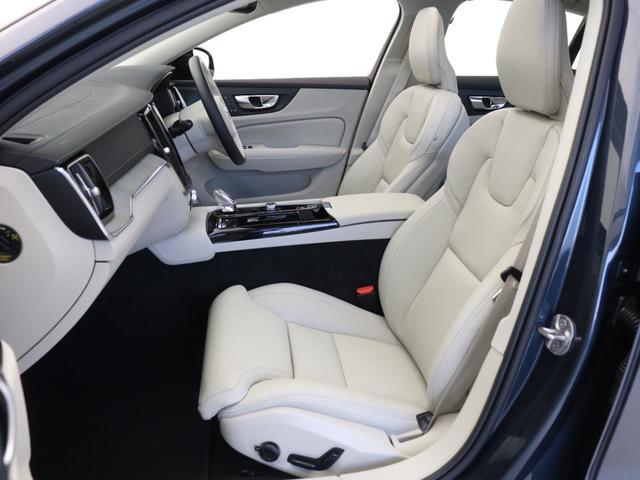 Ｓ６０ リチャジアルティメットＴ６ＡＷＤプラグインハイブリド　ＰＨＥＶ　電動パノラマサンルーフ　Ｇｏｏｇｌｅ搭載　ドラレコ　白革　ベンチレーション機能　リラクゼーション機能　ｈａｒｍａｎ／ｋａｒｄｏｎ　クリスタルシフトノブ　ドリフトウッドパネル　１９インチＡＷ（12枚目）