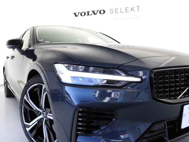 Ｓ６０ リチャジアルティメットＴ６ＡＷＤプラグインハイブリド　ＰＨＥＶ　電動パノラマサンルーフ　Ｇｏｏｇｌｅ搭載　ドラレコ　白革　ベンチレーション機能　リラクゼーション機能　ｈａｒｍａｎ／ｋａｒｄｏｎ　クリスタルシフトノブ　ドリフトウッドパネル　１９インチＡＷ（24枚目）