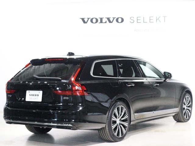 Ｖ９０ アルティメット　Ｂ５　電動パノラマサンルーフ　Ｂ＆Ｗプレミアムサウンド　エアサス　登録済未使用車　Ｇｏｏｇｌｅ搭載　４８Ｖ　１９インチＡＷ　クリスタルシフトノブ　前後シートヒーター　３６０°カメラ　パワーテールゲート（8枚目）